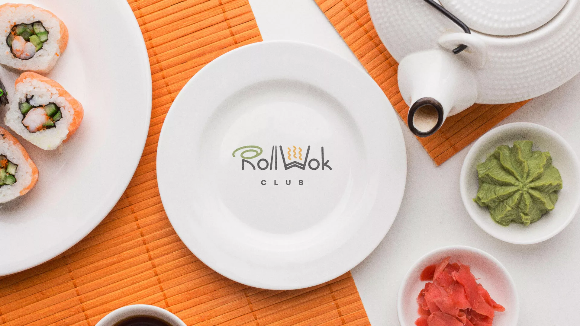 Разработка логотипа и фирменного стиля суши-бара «Roll Wok Club» в Куртамыше